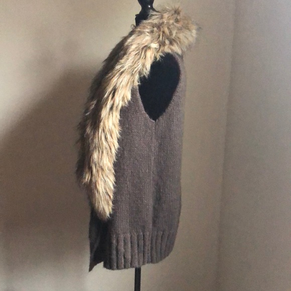 BB Dakota faux fur vest M like new - Picture 4 of 5